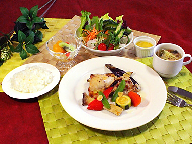 夏野菜たっぷり、季節を感じて健康的に！