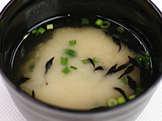 ひじきと豆腐の味噌汁