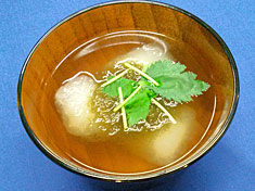 冬瓜ととろろ昆布のすまし汁