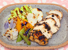 鶏肉の三味焼き　焼き野菜添え