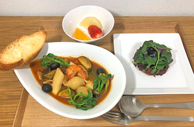 濃厚！魚介と野菜のトマトスープ