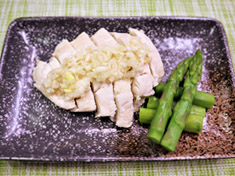 蒸し鶏のネギ塩ダレ