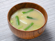 いんげんと白菜の味噌汁
