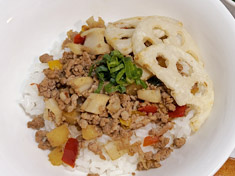 そぼろのっけ丼