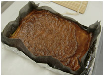 型に流し入れオーブンで焼く画像